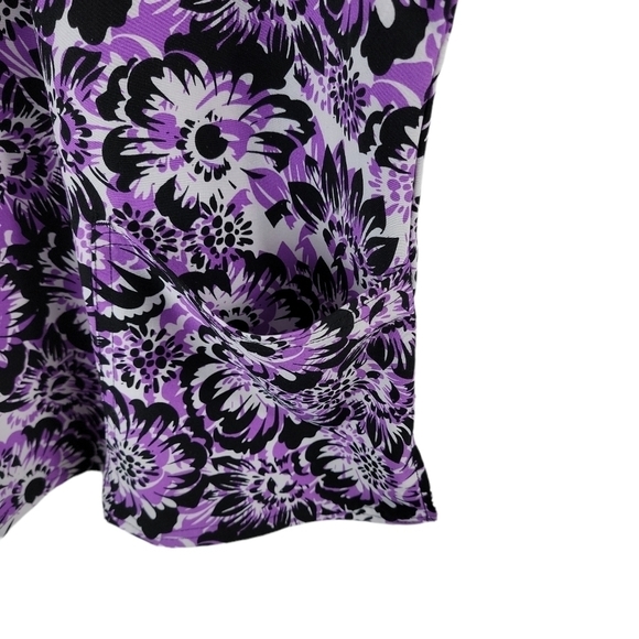 ๐ 4 for $25๐ DIVINE STRETCH V-NECK SCRUB TOP - Picture 3 of 6